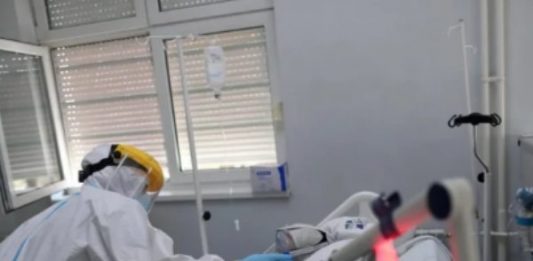 Novo žarište smrtonosnog virusa zdravstveni radnici zaraženi, 100 ljudi izolovano, sve kreće sa ovim simptomom