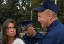 Saobraćajna kontrola koja je izmakla kontroli: kako je jedna žena mirno preokrenula susret s policijom - featured image