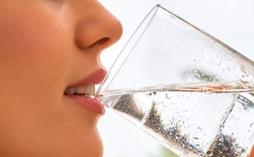 Pila je 3 l vode dnevno zbog glavobolje i loše probave, evo šta joj je to učinilo!