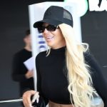 KARLEUŠA UHVAĆENA NA AERODROMU SA 25 GODINA MLAĐIM DEČKOM! Evo šta su radili i kako on izgleda!